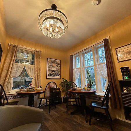 The Inn On Bay Gravenhurst Extérieur photo