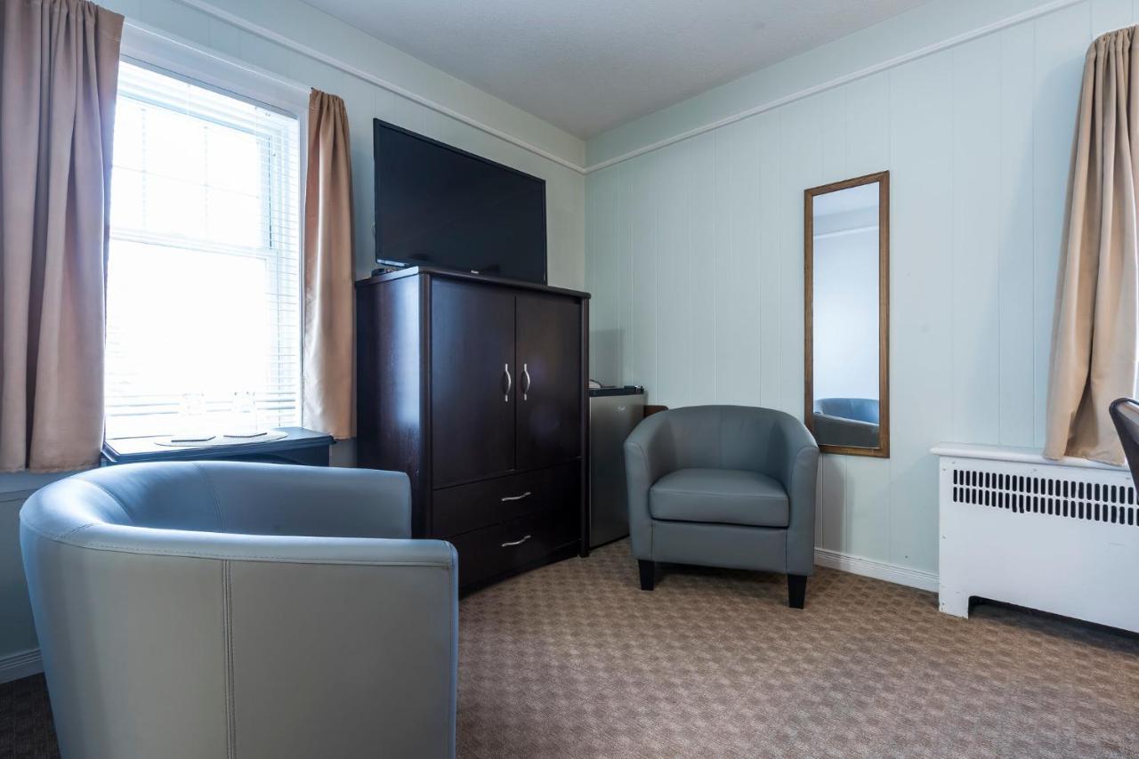 The Inn On Bay Gravenhurst Extérieur photo