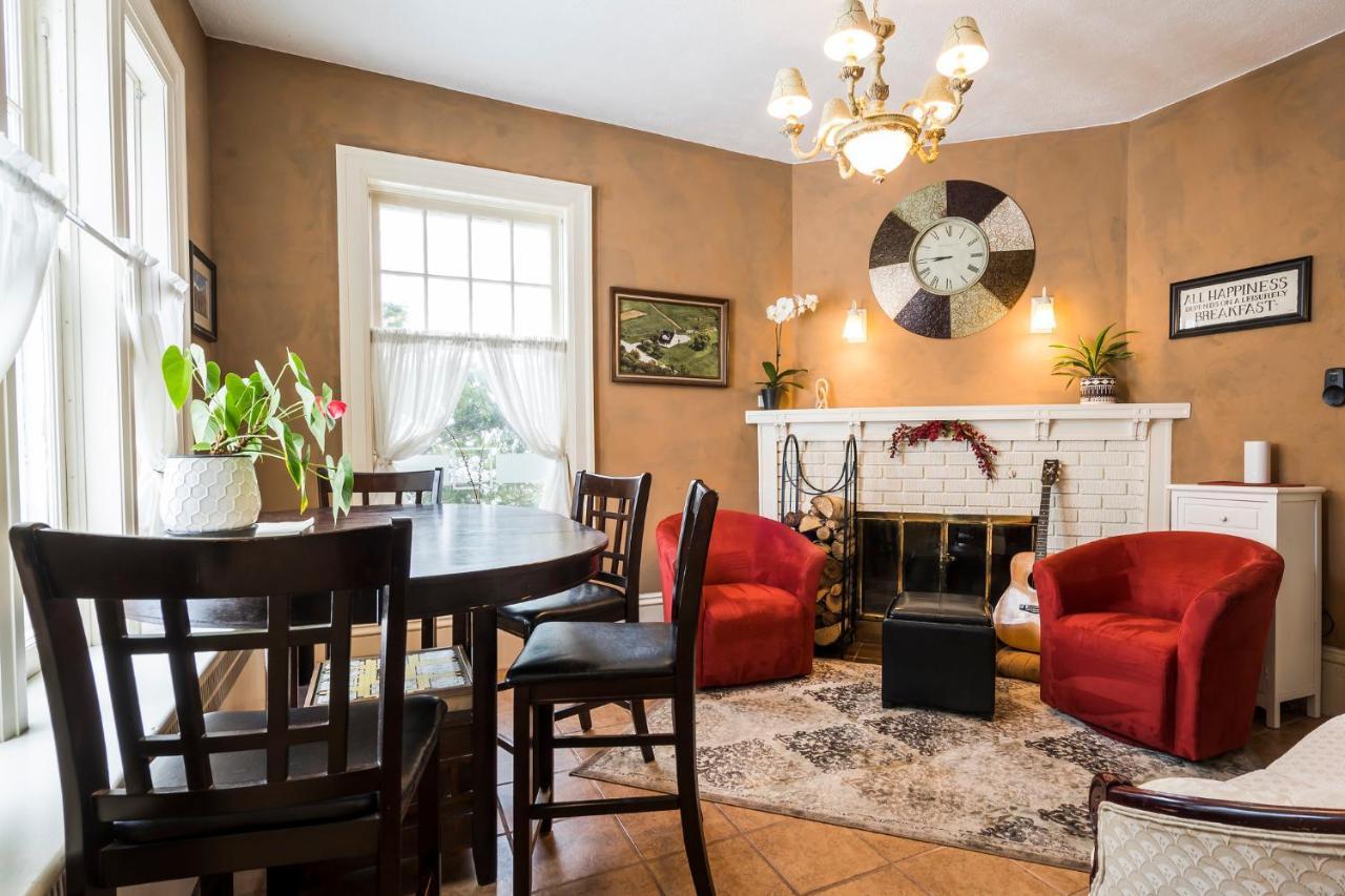The Inn On Bay Gravenhurst Extérieur photo