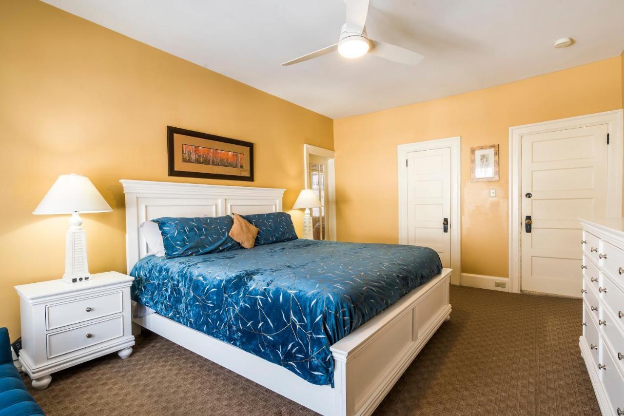 The Inn On Bay Gravenhurst Extérieur photo