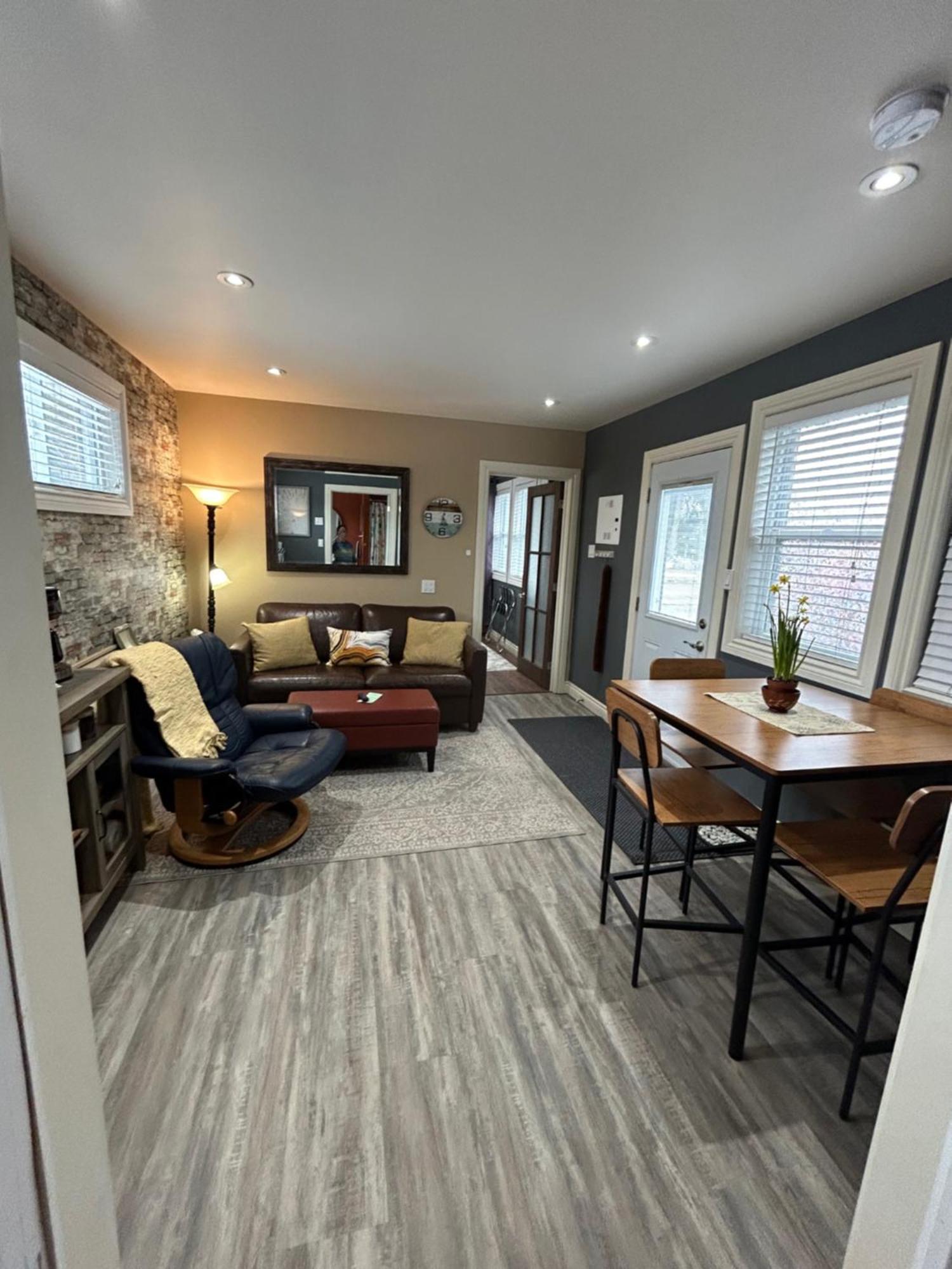 The Inn On Bay Gravenhurst Extérieur photo