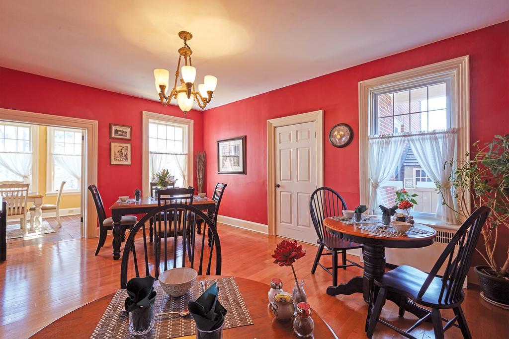 The Inn On Bay Gravenhurst Extérieur photo