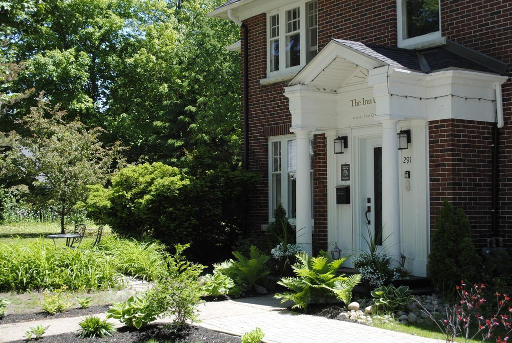 The Inn On Bay Gravenhurst Extérieur photo